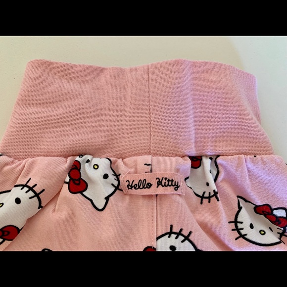 H&M Hello Kitty baby shorts. Size 0-1months - Picture 3 of 6